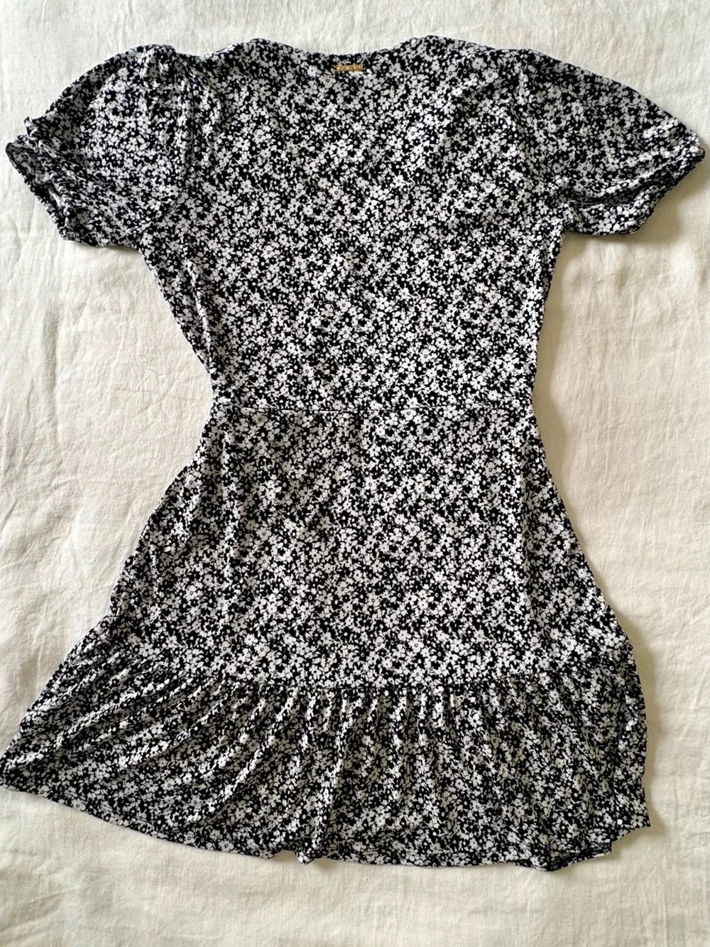 Michael Kors NWT Floral Wrap Dress Small Black White Puff Sleeve MSRP $110